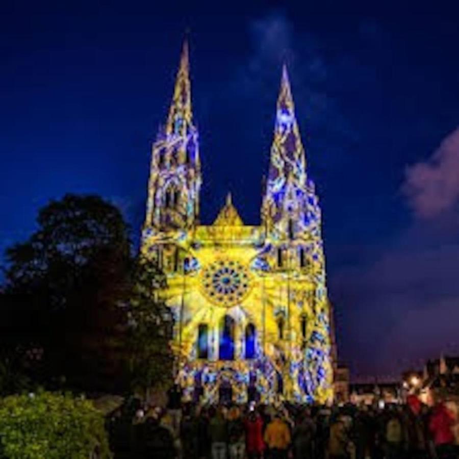 Coeur De Ville, Calme, Spacieux,Parking Et Wifi ! Chartres Luaran gambar